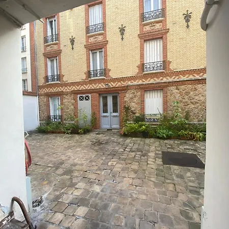 Private In Paris13 Homestay